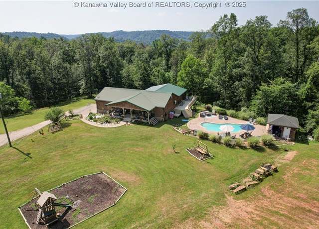 Property at 1598 Reed Dr, Sissonville, WV 25320, 4 beds, 2.5 baths