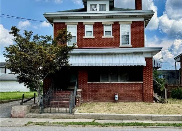 Property at 406 Elm St, Charleston, WV 25302, 3 beds, 1.5 baths