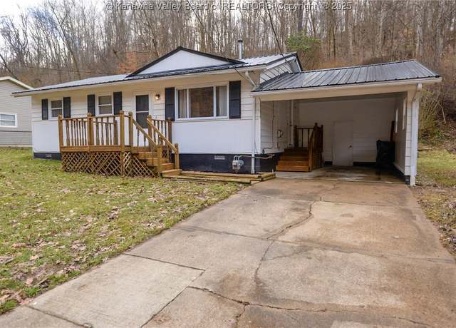 Property at 4651 Washington St W, Cross Lanes, WV 25313, 3 beds, 1 bath