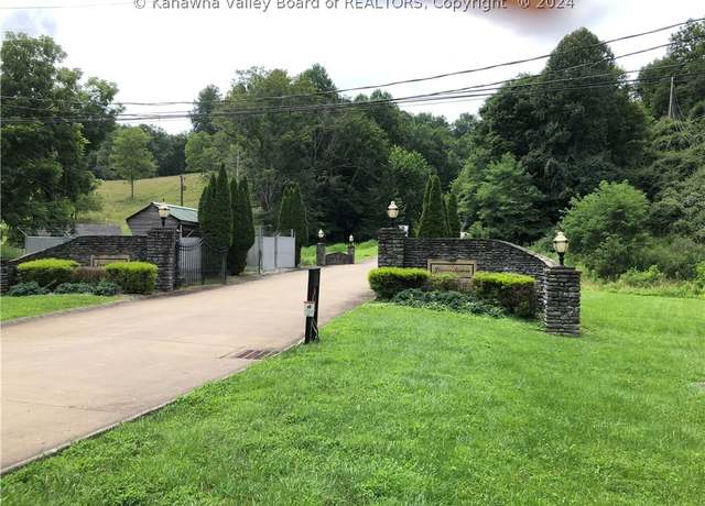 Property at 15 Delaware Dr, Hurricane, WV 25526