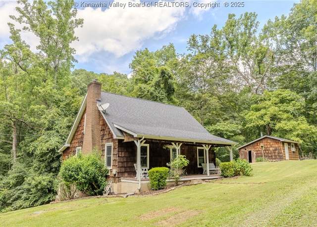 Property at 114 Melody Ln, Scott Depot, WV 25560, 4 beds, 2 baths