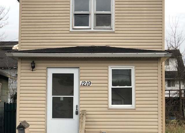 Property at 1219 5th Ave W, Huntington, WV 25704, 2 beds, 1 bath