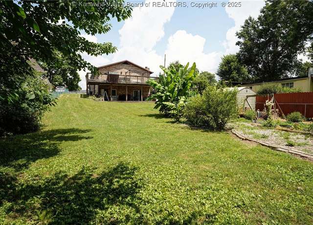 Property at 37 A St, St Albans, WV 25177, 3 beds, 3 baths