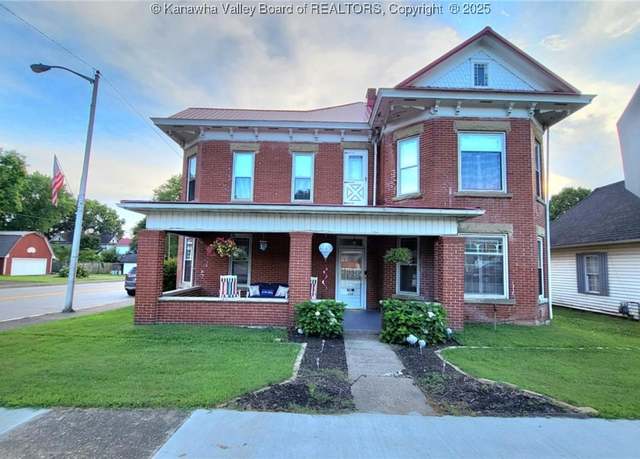 Property at 200 Wilson St, Ravenswood, WV 26164, 5 beds, 3 baths