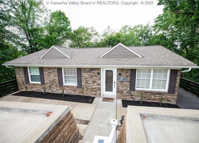 Property at 1316 Wychwood Rd, Charleston, WV 24302, 3 beds, 2 baths