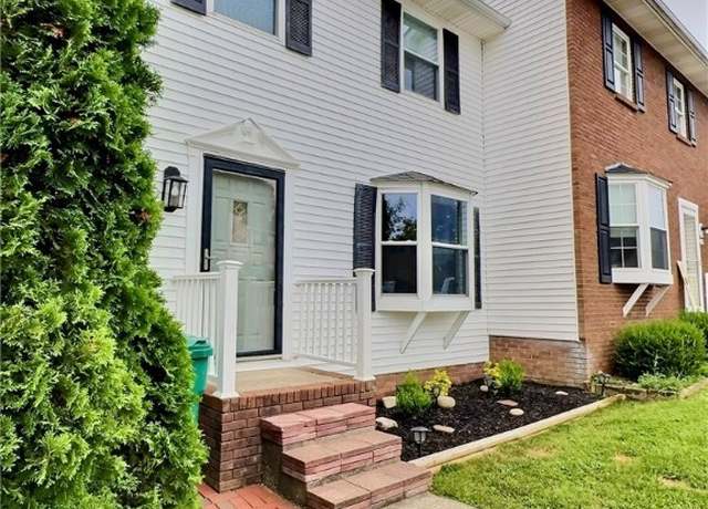 Property at 13 Carriage Way, Hurricane, WV 25526, 2 beds, 2.5 baths