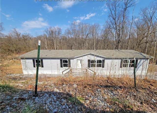 Property at 2325 Dry Ridge Rd, Saint Albans, WV 25177, 4 beds, 2 baths