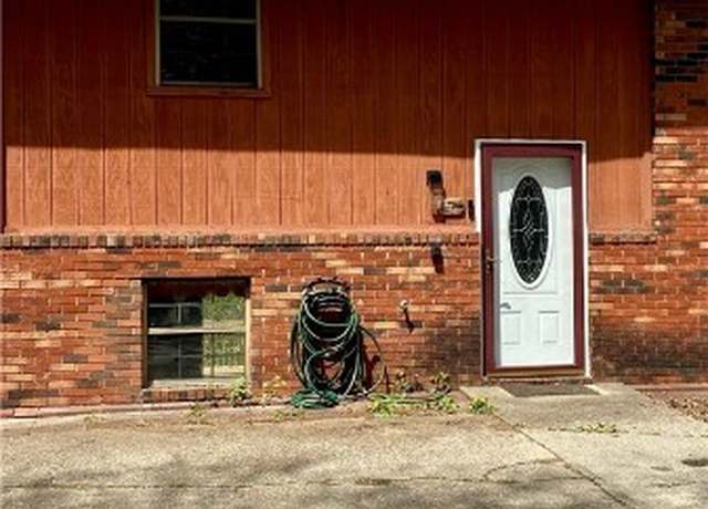 Property at 142 Albany Dr #7, Chapmanville, WV 25508, 2 beds, 1.5 baths