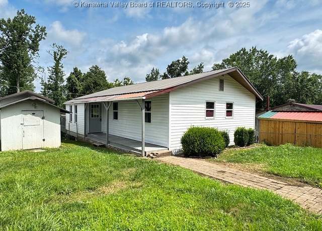 Property at 2139 Heavenly Dr, South Charleston, WV 25309, 3 beds, 1.5 baths