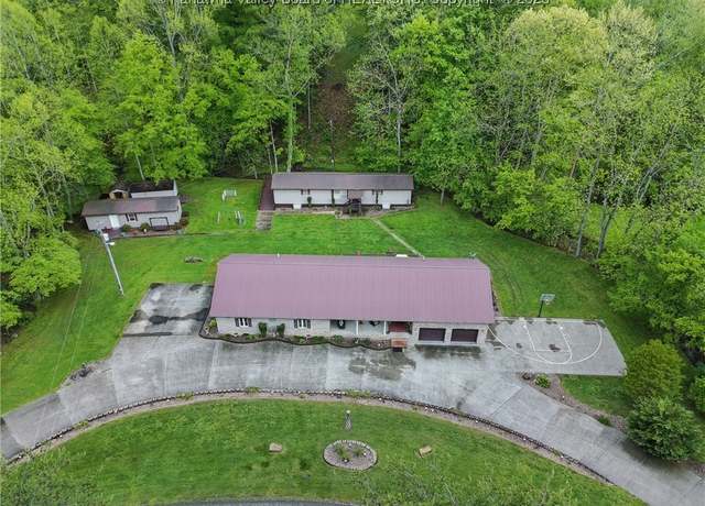Property at 3282 Greenview Rd, South Charleston, WV 25303, 2 beds, 2.5 baths