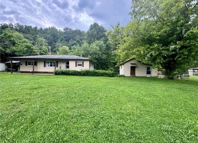 Property at 521 Youngs Bottom Rd, Elkview, WV 25071, 4 beds, 2 baths