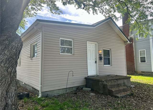 Property at 1005 E St, South Charleston, WV 25303, 2 beds, 1 bath