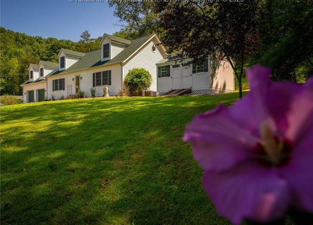 Property at 12 Alberta Acres Rd, Charleston, WV 25312, 4 beds, 2 baths