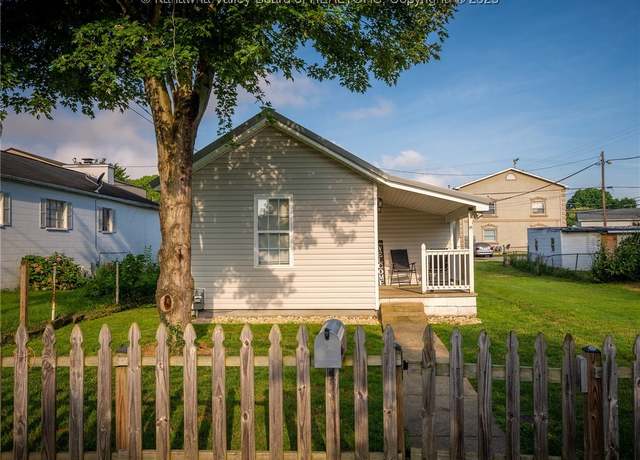 Property at 705 Holley St, St Albans, WV 25177, 2 beds, 1 bath
