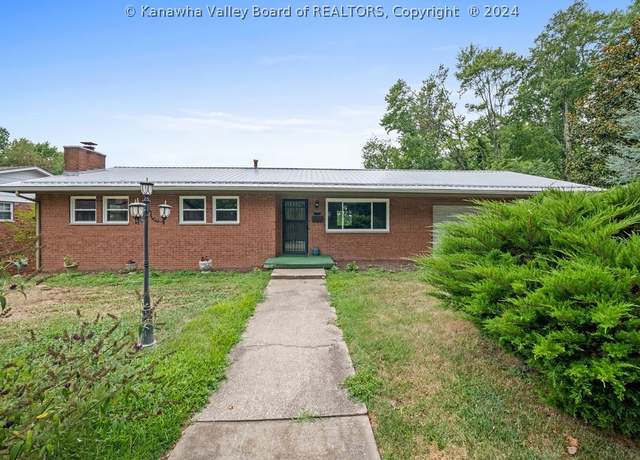 Property at 1603 W Summit Dr, Charleston, WV 25302, 3 beds, 2.5 baths