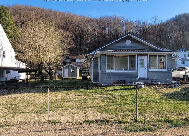 Property at 2526 W 2nd Ave, East Bank, WV 25015, 3 beds, 2 baths