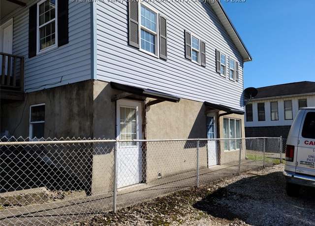 Property at 5692 E Dupont Ave, Glasgow, WV 25086