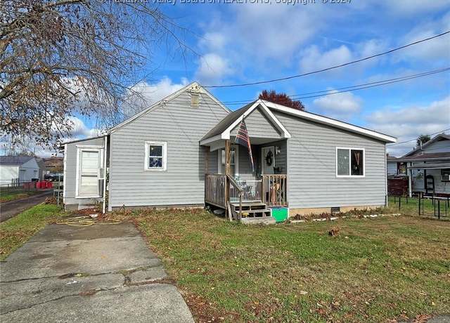 Property at 301 & 301 1/2 22nd St, Dunbar, WV 25064, 4 beds, 2 baths