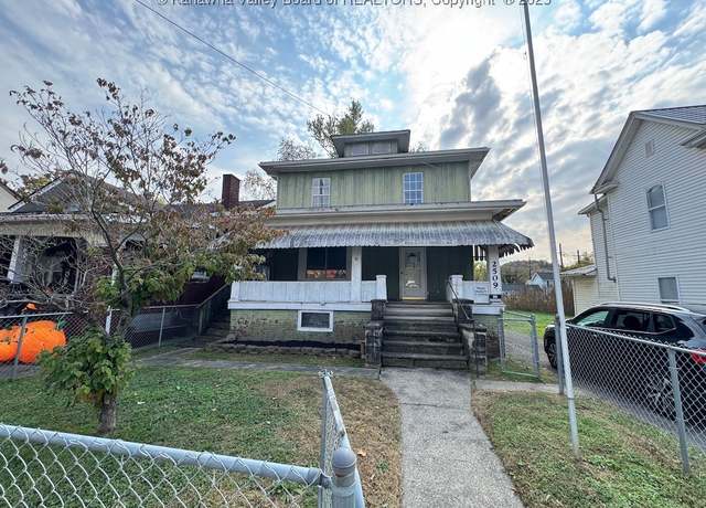 Property at 2509 Adams Ave, Huntington, WV 25704, 4 beds, 1.5 baths