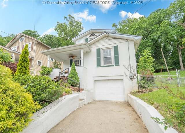 Property at 300 Forest Cir, South Charleston, WV 25303, 3 beds, 2 baths