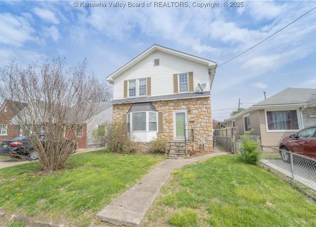 Property at 1322 West Virginia Ave, Dunbar, WV 25064, 3 beds, 1.5 baths