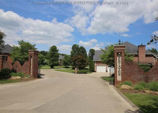 Property at 3014 Cliffside Rd, Hurricane, WV 25526