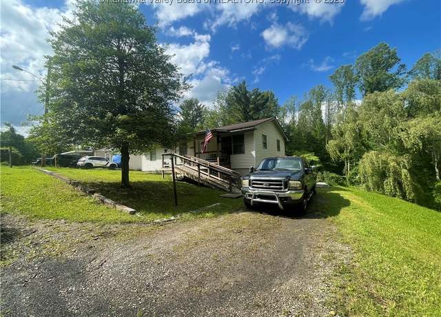 Property at 63 Bolen Ln, Oak Hill, WV 25901, 3 beds, 1 bath
