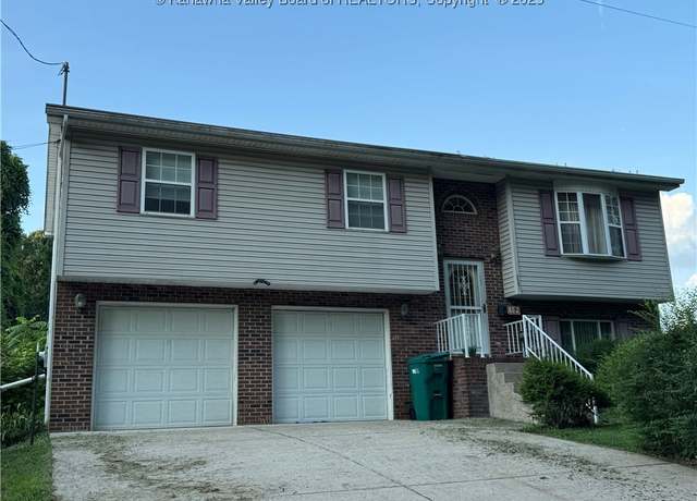 Property at 352 W Main St, St Albans, WV 25177, 3 beds, 2.5 baths