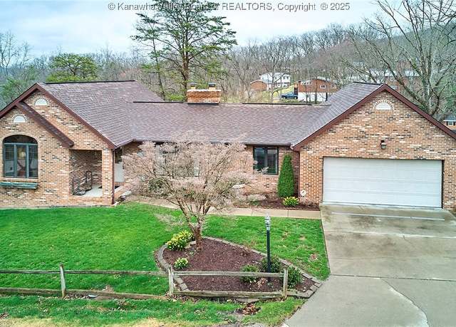 Property at 101 Rockcrest Dr, South Charleston, WV 25309, 4 beds, 3.5 baths
