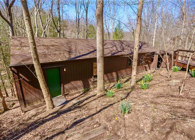 Property at 907 Geary Rd, Charleston, WV 25303, 3 beds, 1 bath