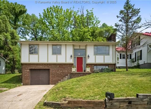 Property at 231 A Oakwood Rd, Charleston, WV 25314, 3 beds, 2 baths