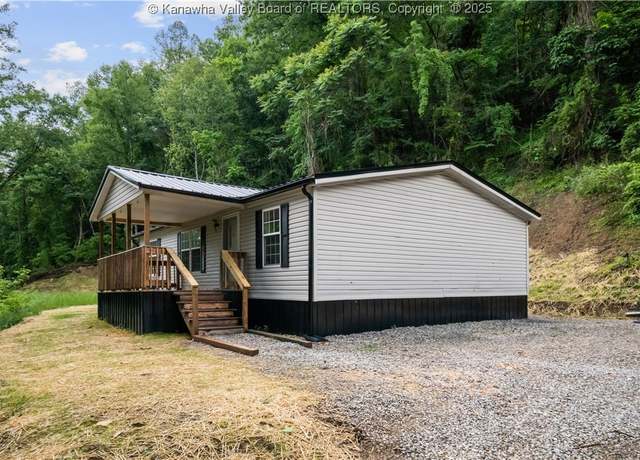 Property at 50 Tabor Dr, Chapmanville, WV 25508, 3 beds, 2 baths