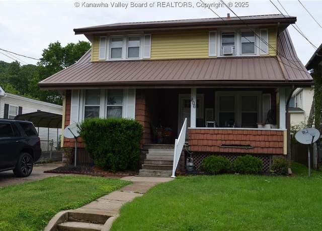 Property at 806 Red Oak St, Charleston, WV 25302, 3 beds, 2 baths