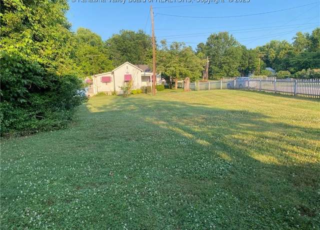 Property at 807 Ashton St, Ravenswood, WV 26164, 3 beds, 1 bath
