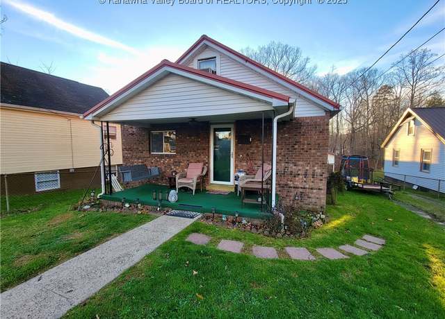 Property at 67 Central Ave, Saint Albans, WV 25177, 6 beds, 2.5 baths