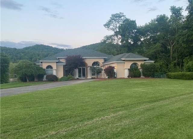 Property at 11 Larabee Ln, Winfield, WV 25213, 4 beds, 3.5 baths