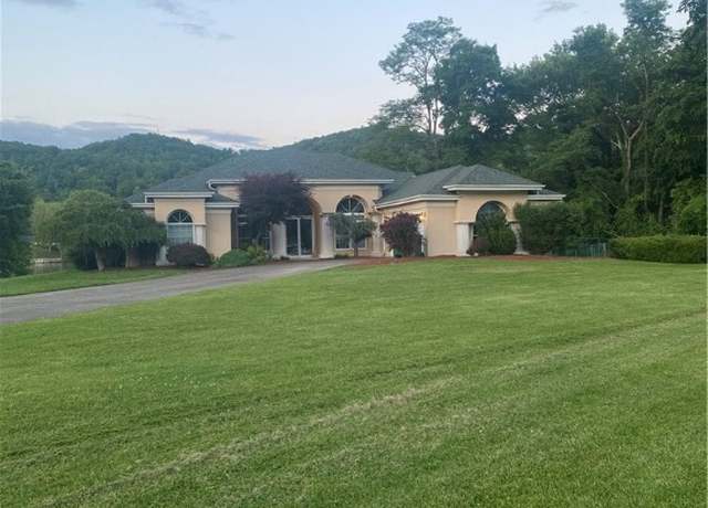 Property at 11 Larabee Ln, Winfield, WV 25213, 4 beds, 3.5 baths