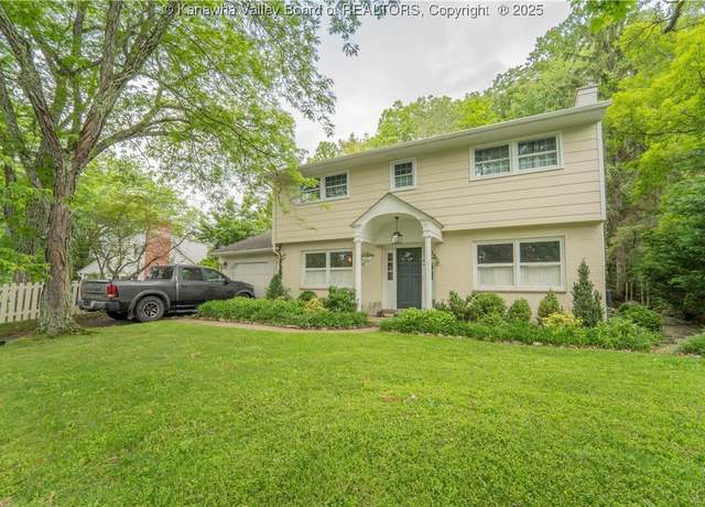Property at 1418 Sweetbrier Rd, Charleston, WV 25314, 4 beds, 2.5 baths