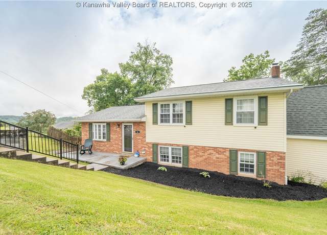 Property at 14 Douglas Dr, South Charleston, WV 25309, 3 beds, 2 baths