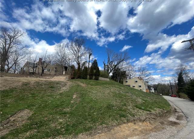 Property at 329 Hawthorne Dr, Charleston, WV 25302