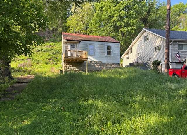 Property at 3211 Georges Dr, Saint Albans, WV 25177, 3 beds, 1 bath