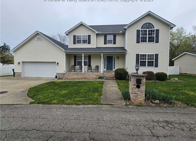 Property at 10 Hayes Ln, Hurricane, WV 25526, 4 beds, 2.5 baths