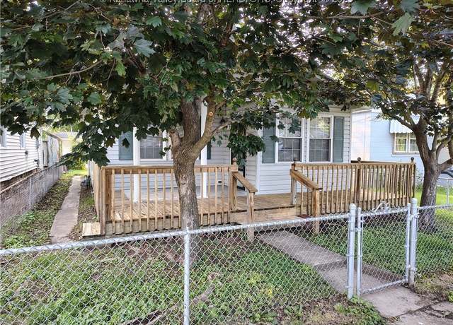 Property at 537 18th St, Dunbar, WV 25064, 1 bed, 2 baths