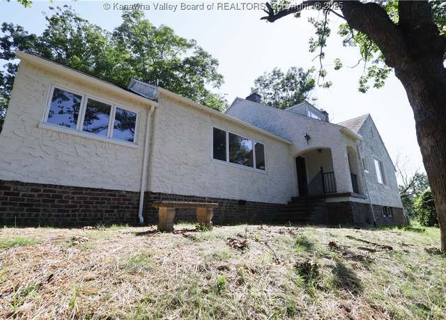 Property at 327 Hawthorne Dr, Charleston, WV 25302, 3 beds, 2 baths