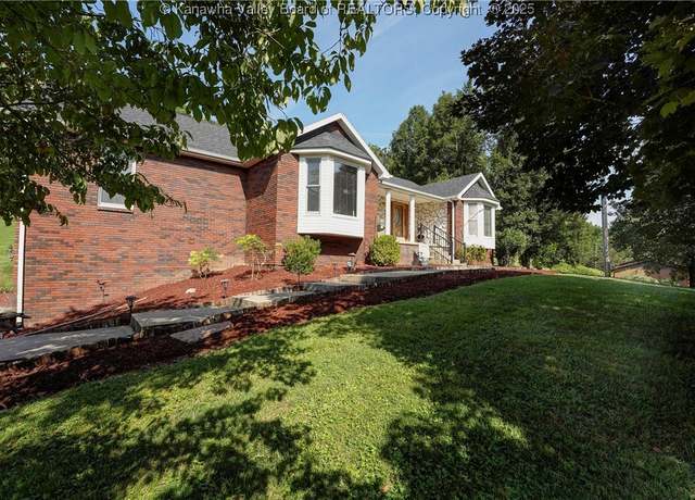 Property at 74 Lakeview Dr, Winfield, WV 25213, 3 beds, 3 baths