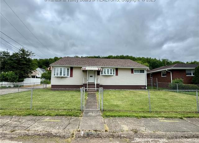 Property at 5125 Indiana St, South Charleston, WV 25309, 3 beds, 1.5 baths