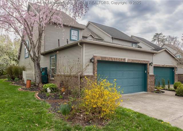 Property at 108 Stonebrook Dr, Hurricane, WV 25526, 2 beds, 2.5 baths
