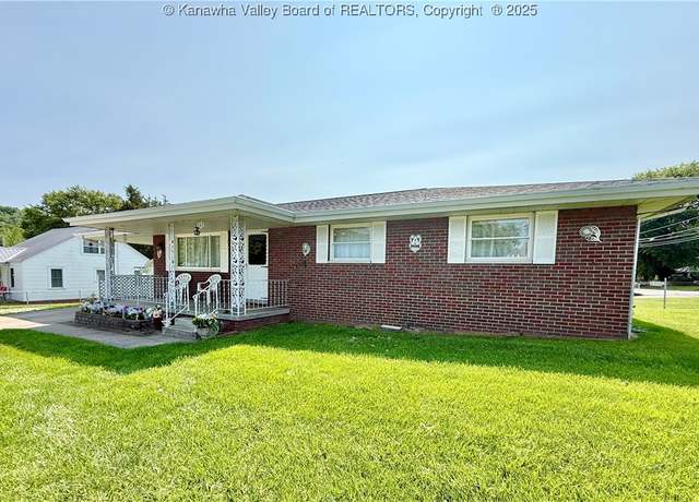 Property at 365 Orchard Ave, Hamlin, WV 25523, 3 beds, 1 bath