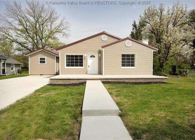 Property at 2750 Lincoln Ave, Saint Albans, WV 25177, 4 beds, 2.5 baths