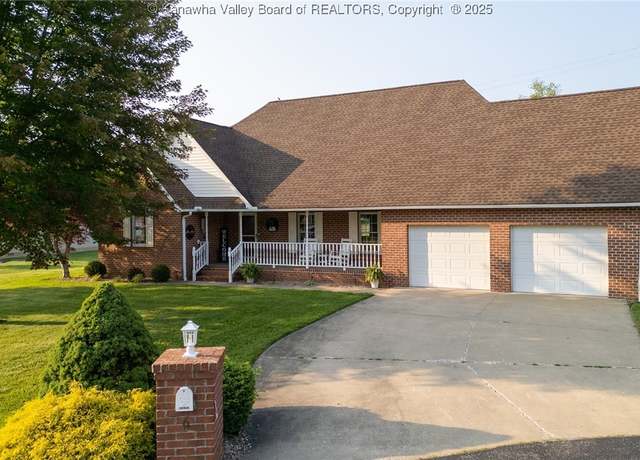 Property at 6 Willowtree Dr, Huntington, WV 25704, 3 beds, 2.5 baths